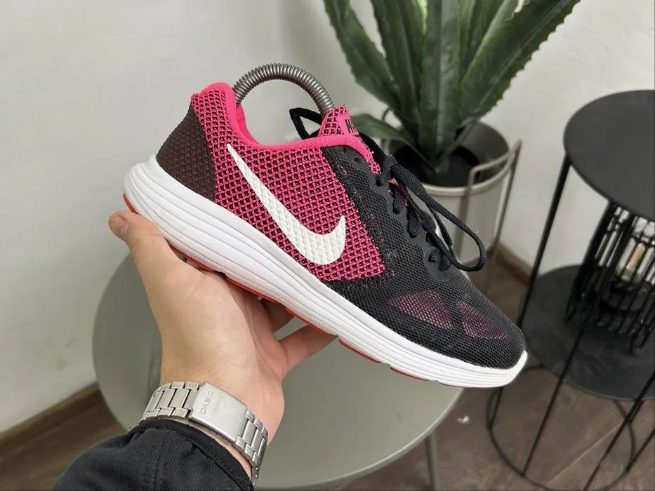 Кросівки Nike revolution