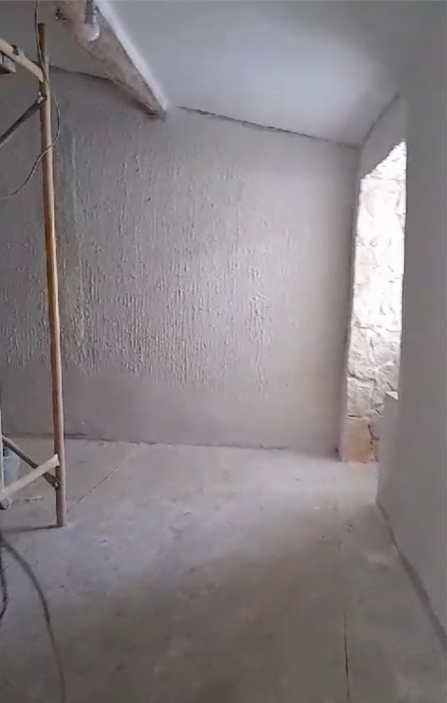 Casa de Aldeia com obras em andamento