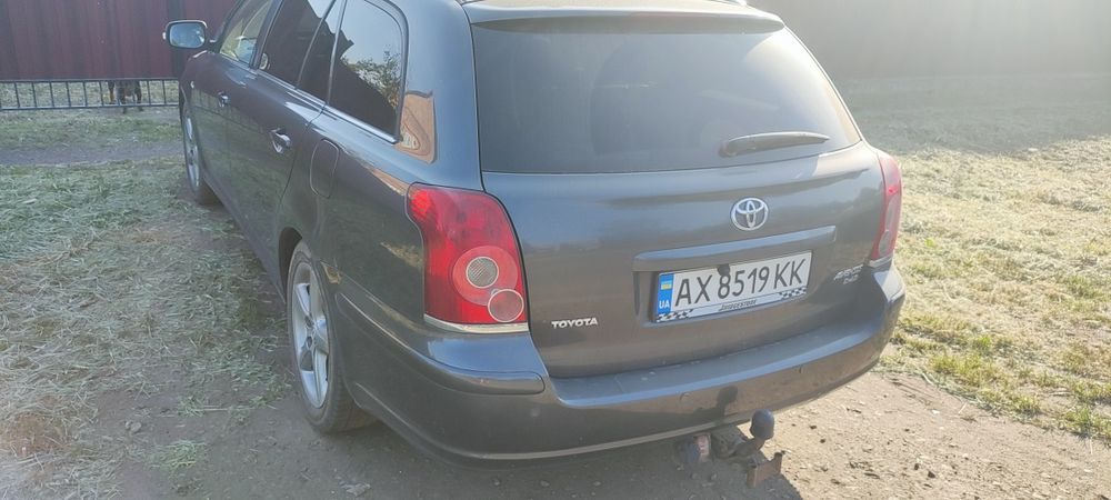 Тайота авенсіс 2007