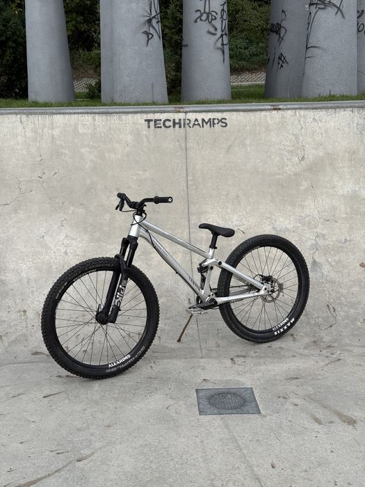 rower dirt Canyon Stitched 720 (slopestyle, pike dj, nukeproof, sram)