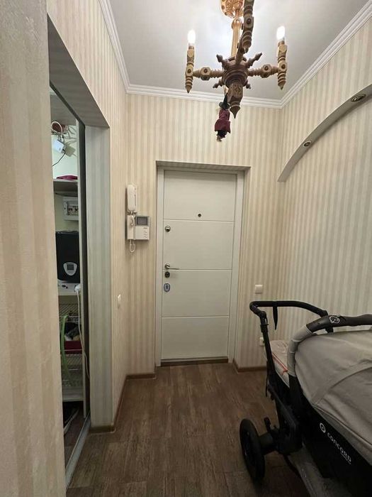 БЕЗ КОМІСІЇ! дуже велика 2 кімнатна квартира. ТОП локація