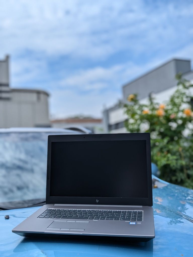 P5200 (16GB)/Ноутбук HP ZBook 17 G5/i7-8850H/32GB/512GB+1Tb HDD/17/IPS
