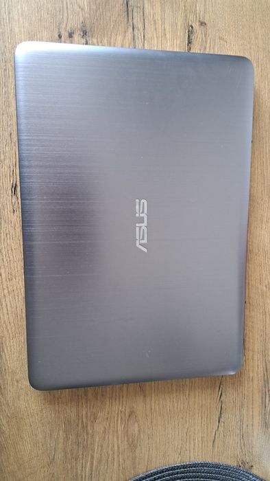 Ноутбук ASUS E403S  14 Intel N3700 ( 4 ЯДРА ) 4 RAM 120 SSD