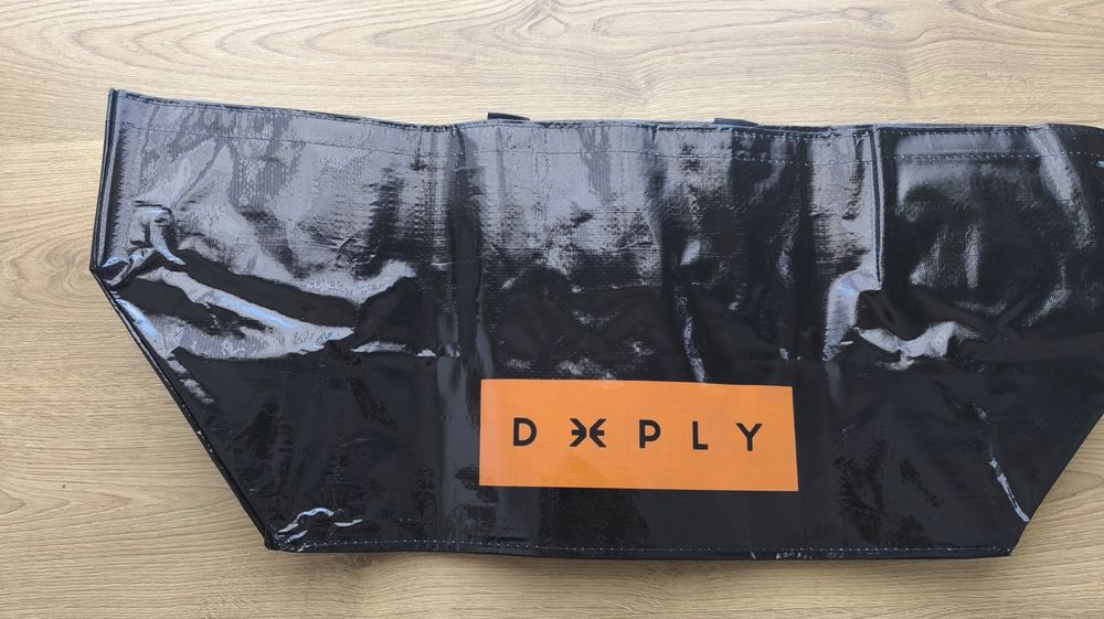 Saco surf deeply