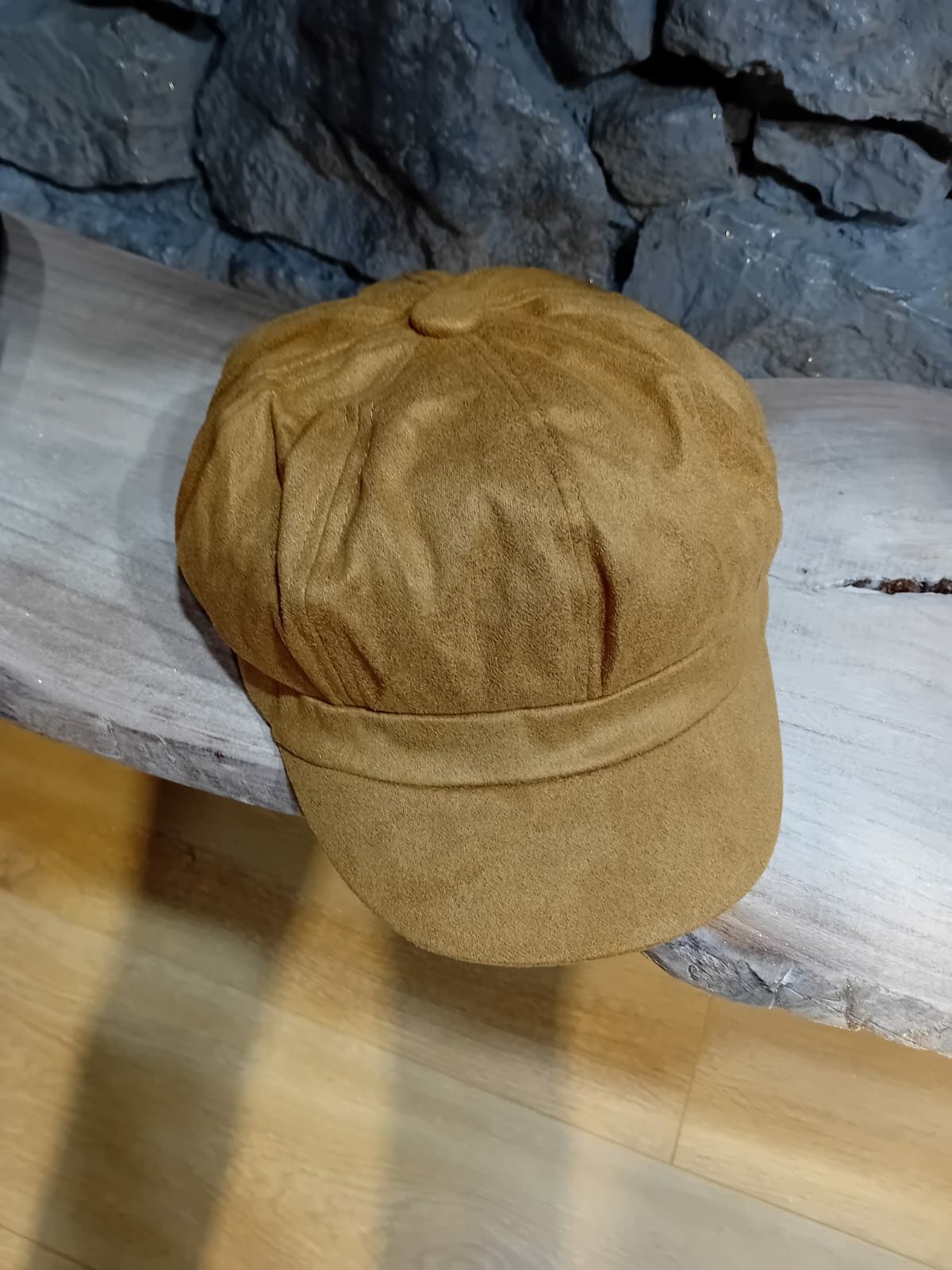 Modny beret na głowę