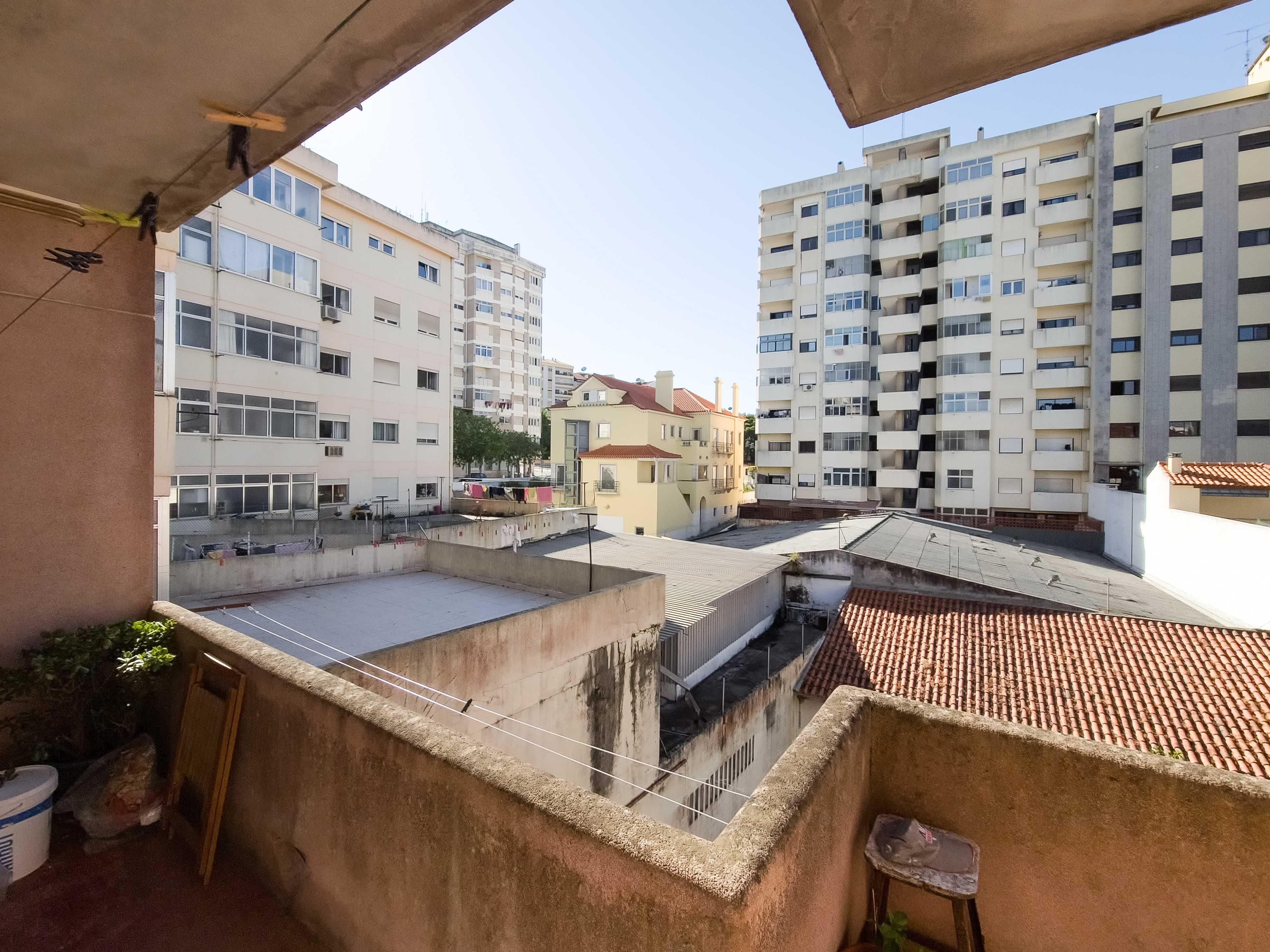 300€- Quarto grande , no Centro de leiria