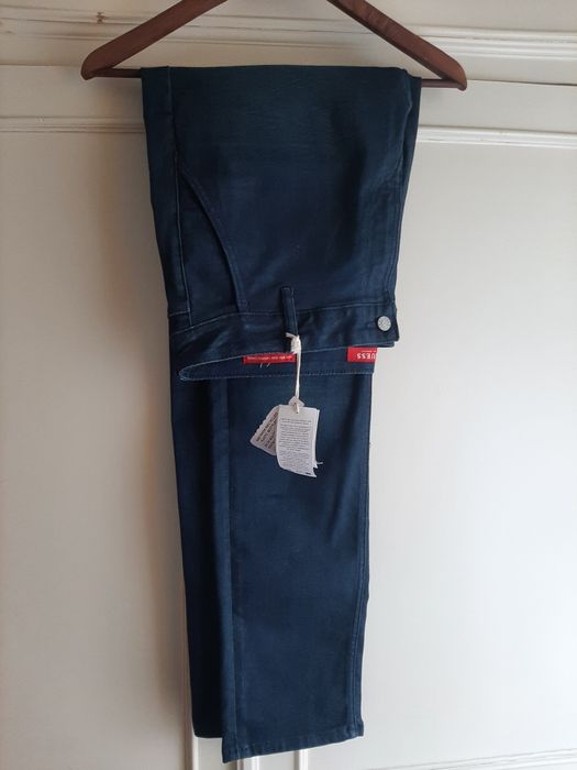 Jeansowe nowe spodnie guess z metką