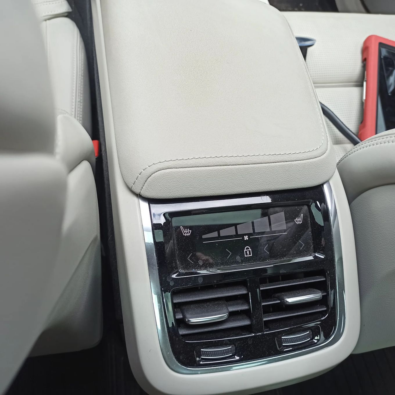 Volvo XC 60 Volvo XC60 AWD R-Design , Pilot Assist , Kamera 360 , MatrixLed