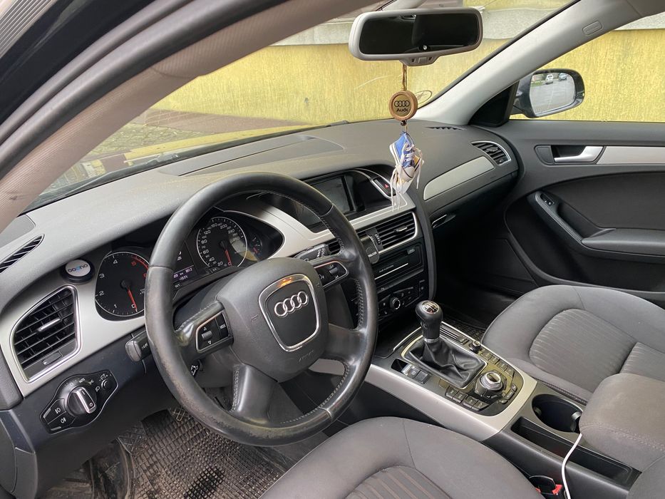 Ауді а4 б8 2011р