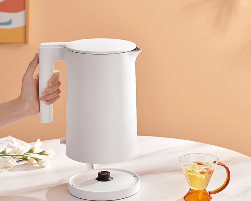 NOWOCZESNY Czajnik Elektryczny 1.7L 1800W Bezpieczny W Dotyku LED