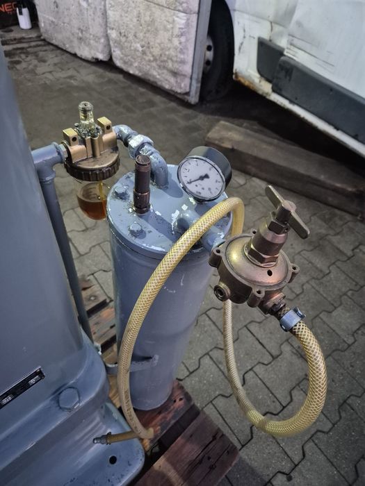 Prasa pneumatyczna Burger 15 ton z Niemiec
