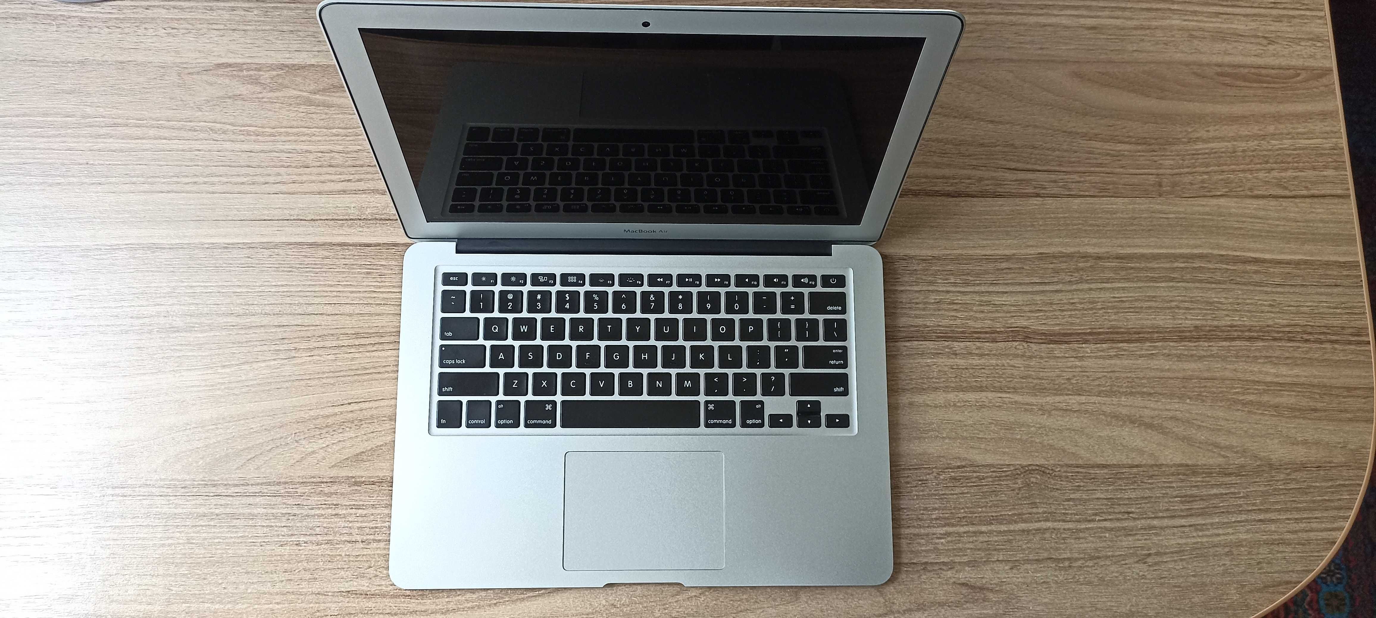 Macbook air 13” 2014 A1466 / Intel Core i5 / RAM 4 GB / SSD 128 GB