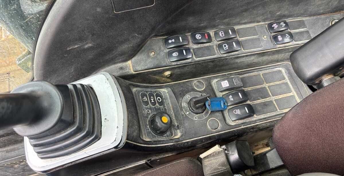 JCB145, Гусеничний екскаватор JCB 145 LC, JCB