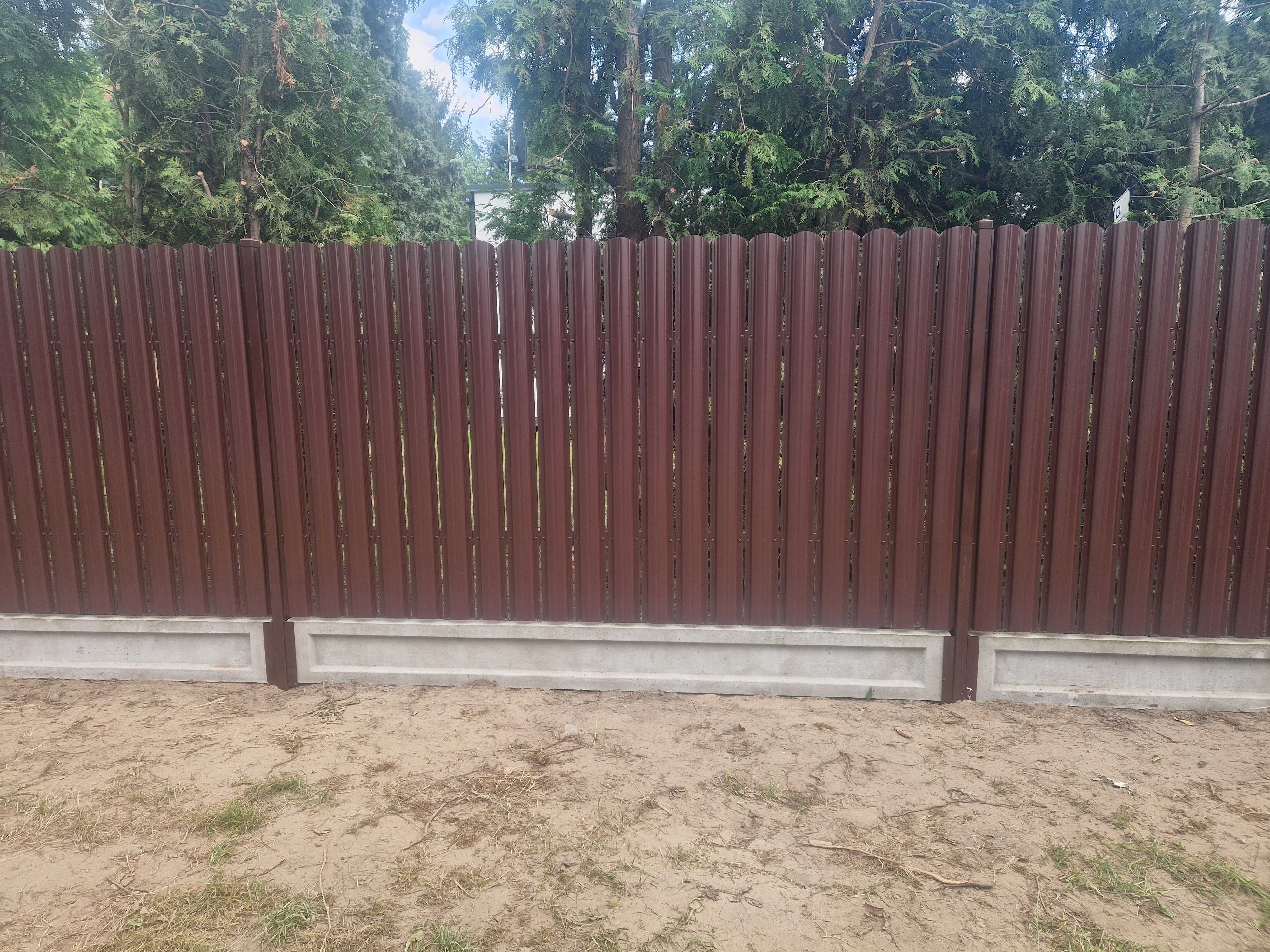 Sztachetki ogrodzeniowe z metalu brama furtka