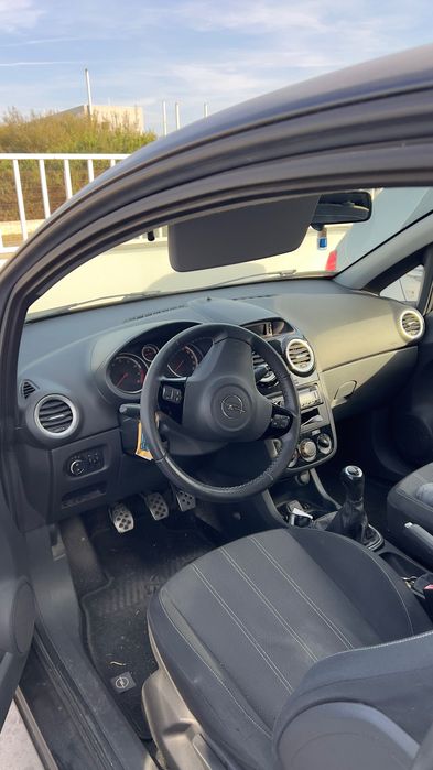 Opel corsa black edition 1.2