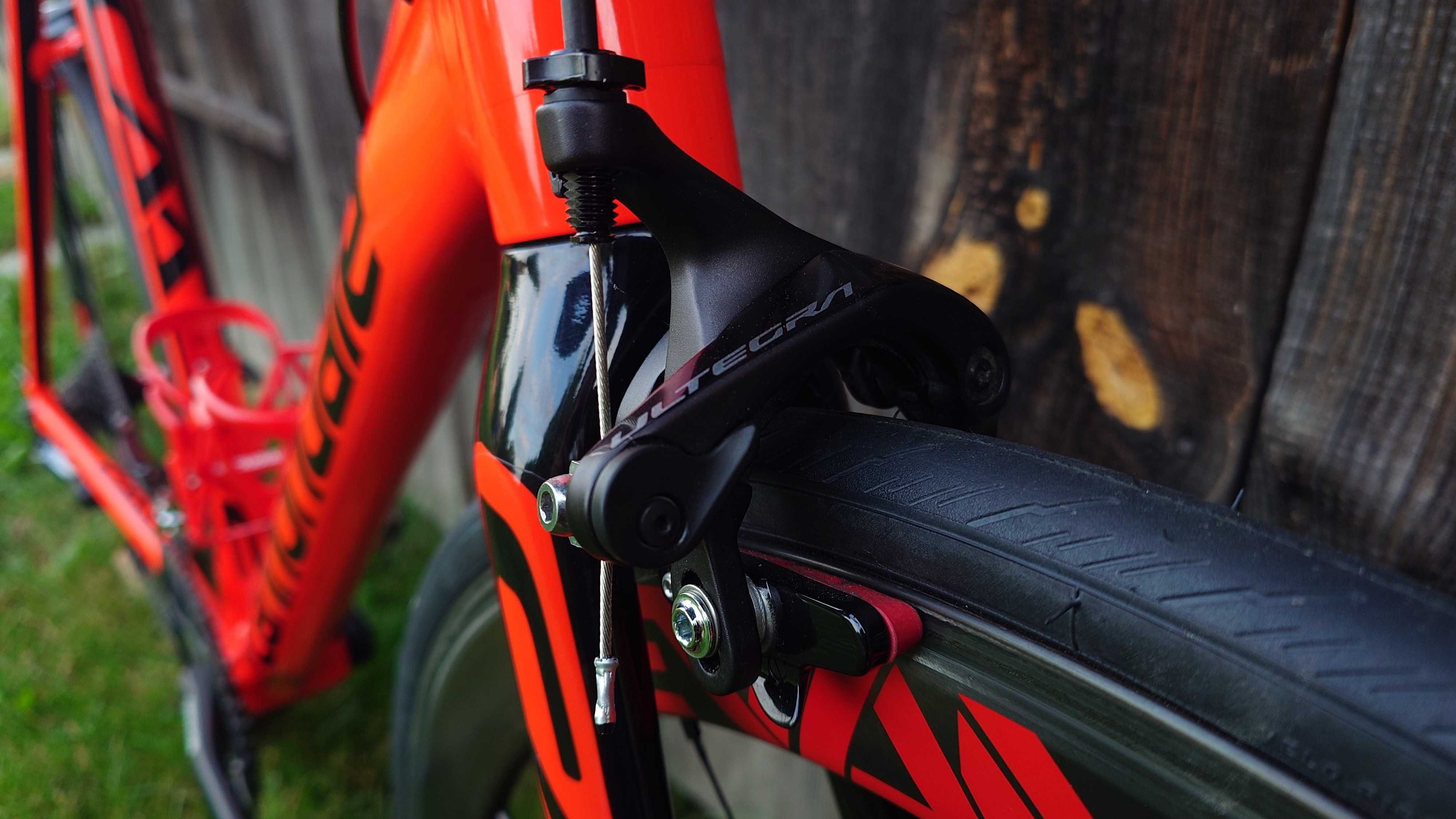 Cannondale CAAD12 Ultegra Acid Red Evanlite DT Swiss 240s Stages 63 cm