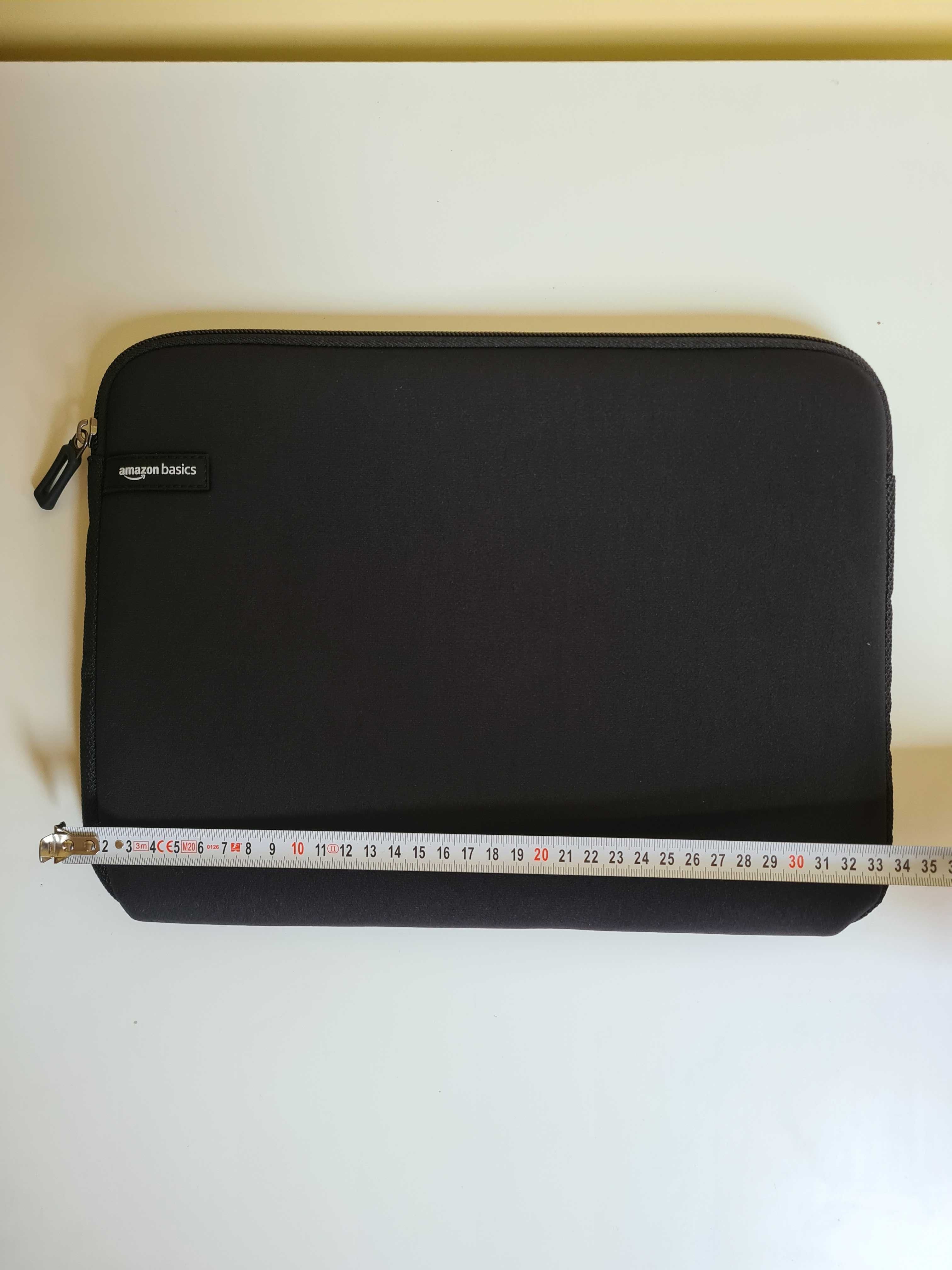 Etui do laptopa Amazon Basics czarne, niebieskie 13-14 cali