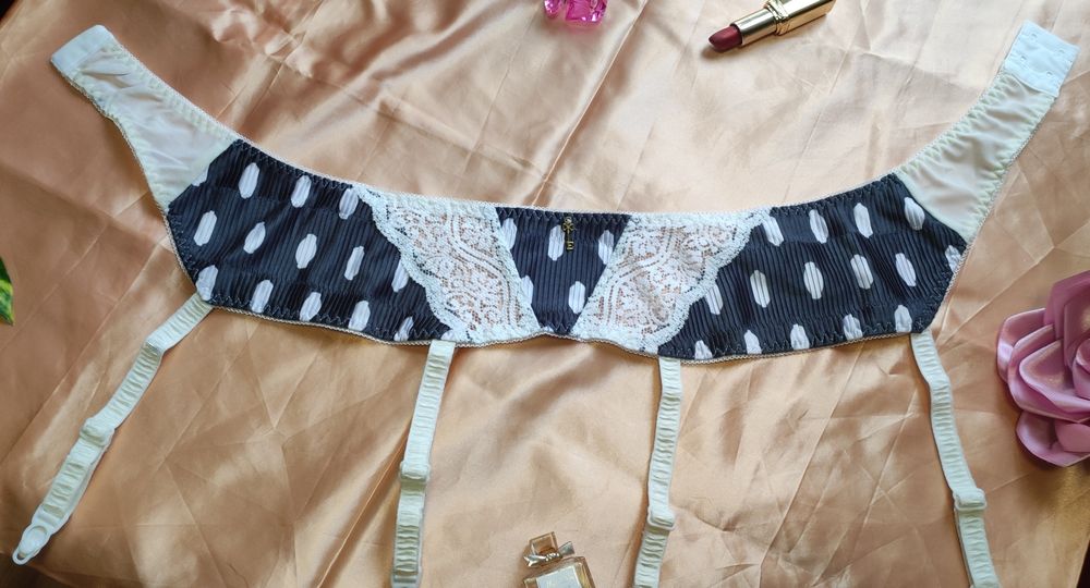 Пояс для панчіх, чулок