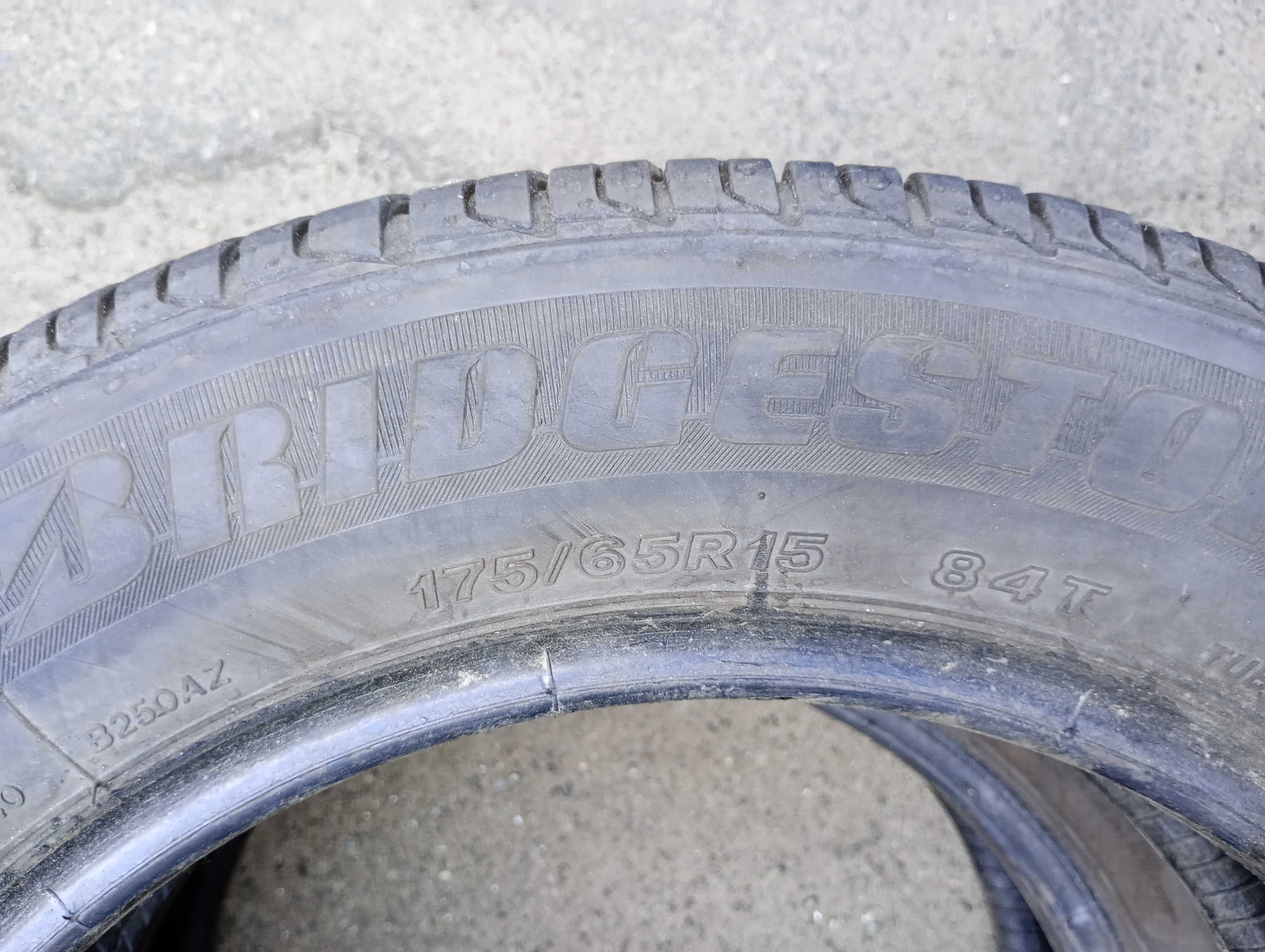 Резина Bridgestone B250 175/65/R15 Лето Комплект