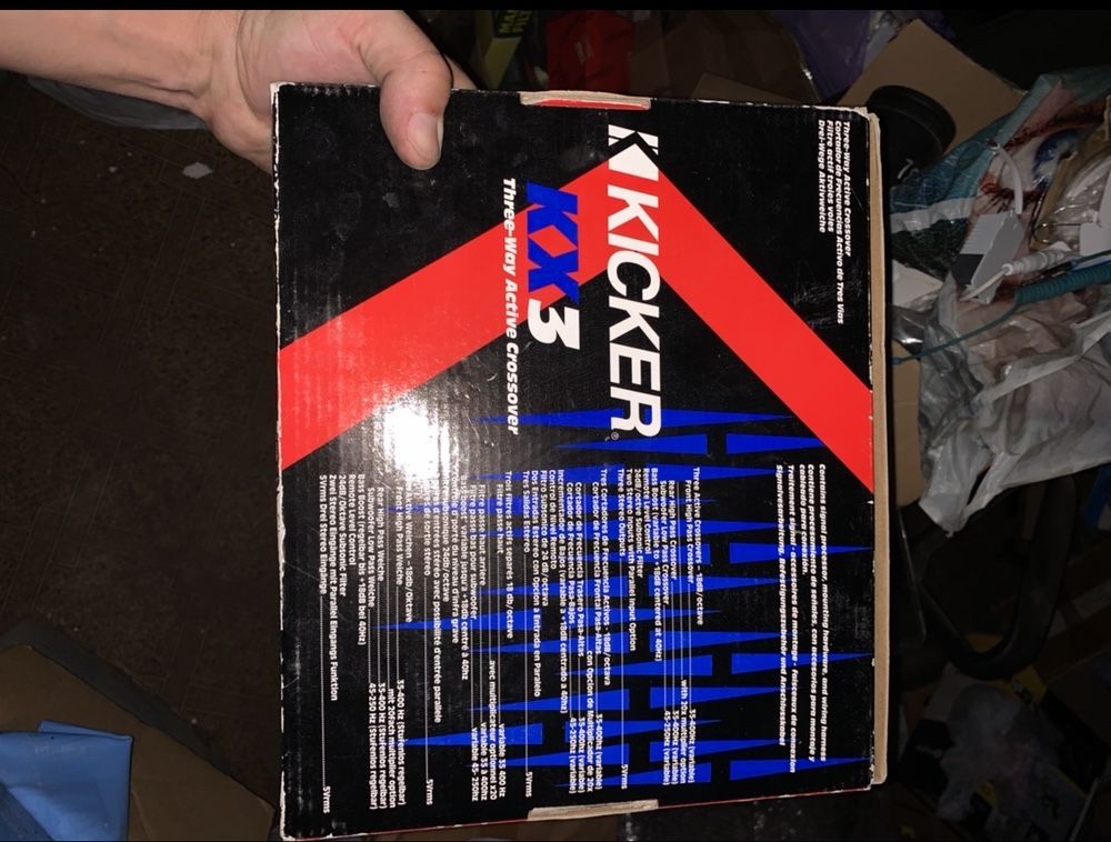 Kicker KX3 Трехполосный активный кроссовер