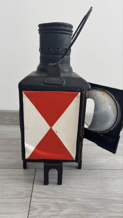 Stara niemiecka lampa kolejowa