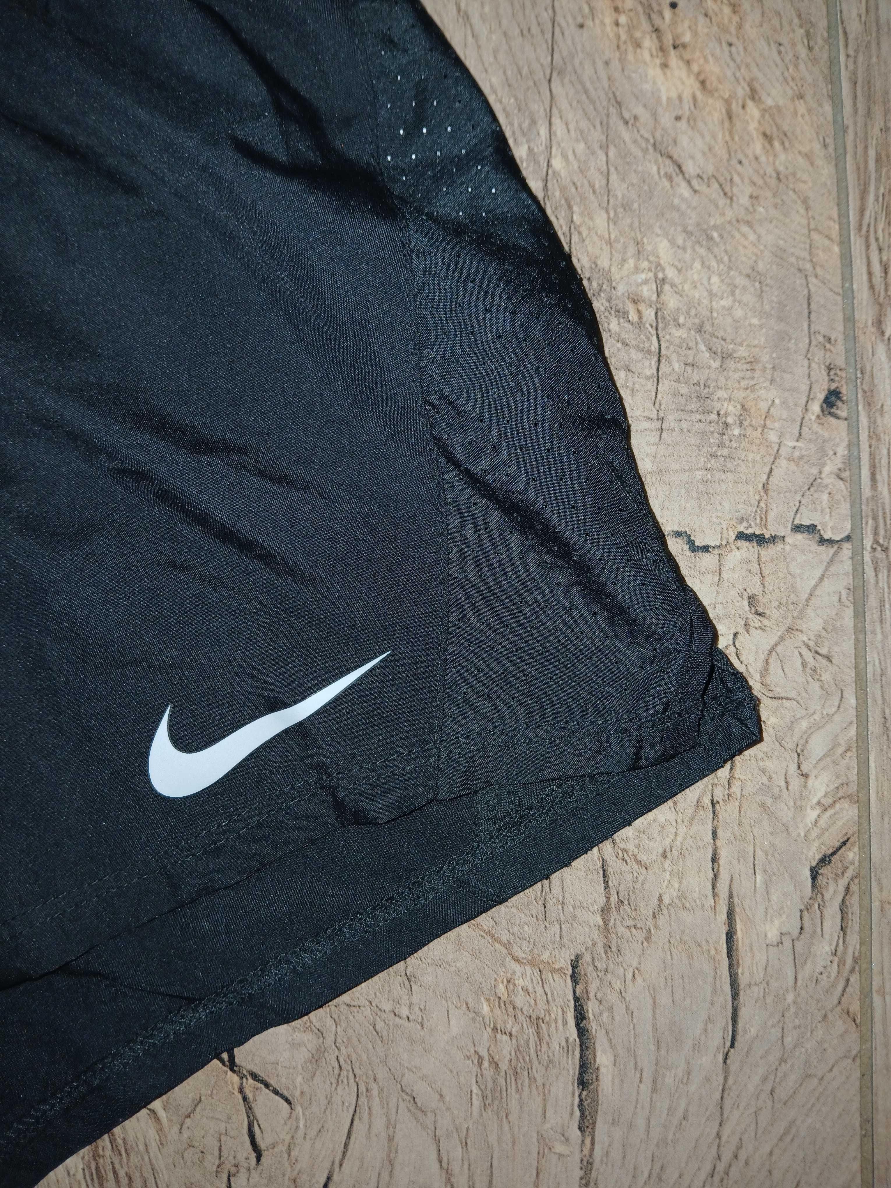 Spodenki sportowe Nike XS nowe