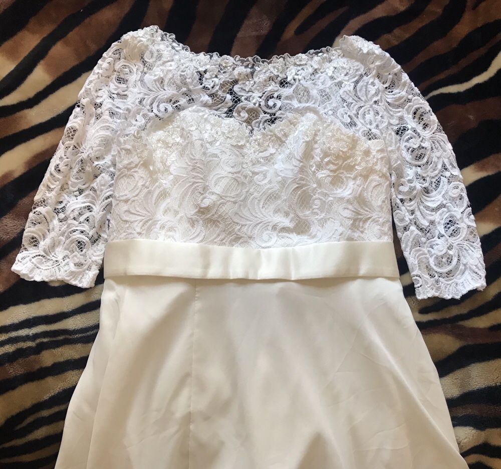 Свадебное шикарное платье цвет айвори. Без колец