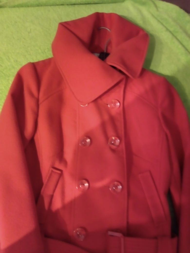 Wiosenno- jesiennu czerwony płaszczyk  kurtka