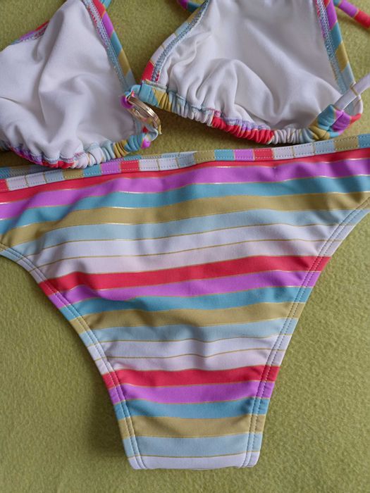 Купальник на зав"язках.