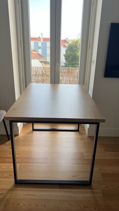 Mesa de jantar Jysk AABENRAA - como novo