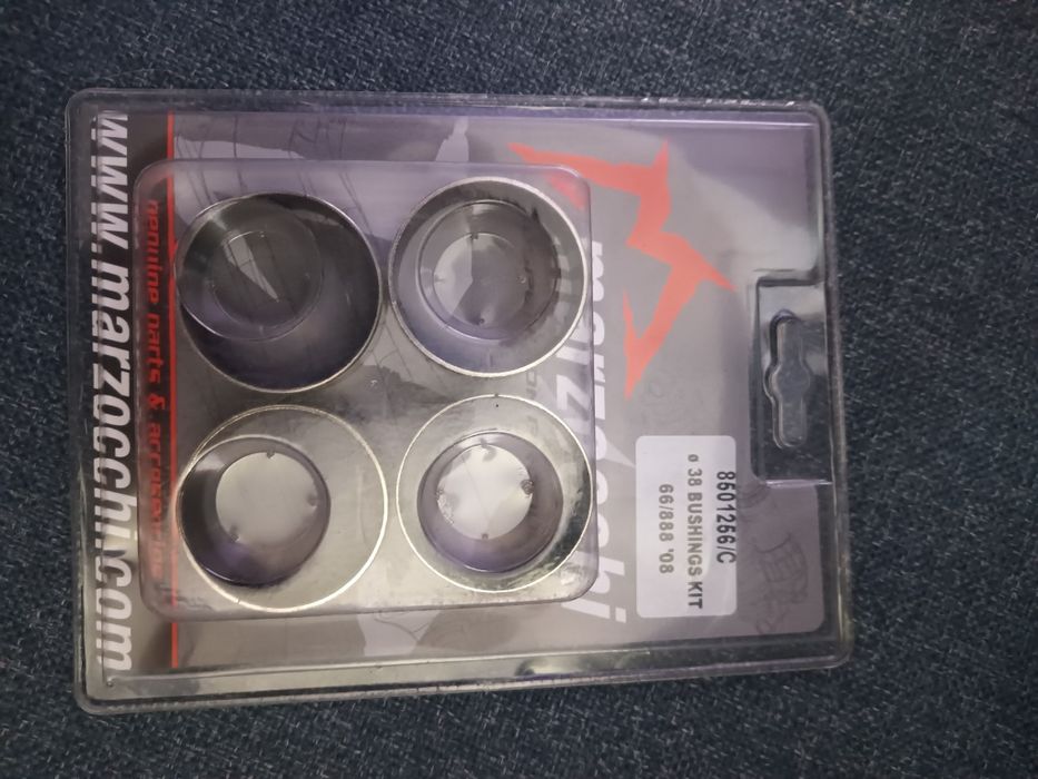 Komplet ślizgów Marzocchi 66/888 38mm