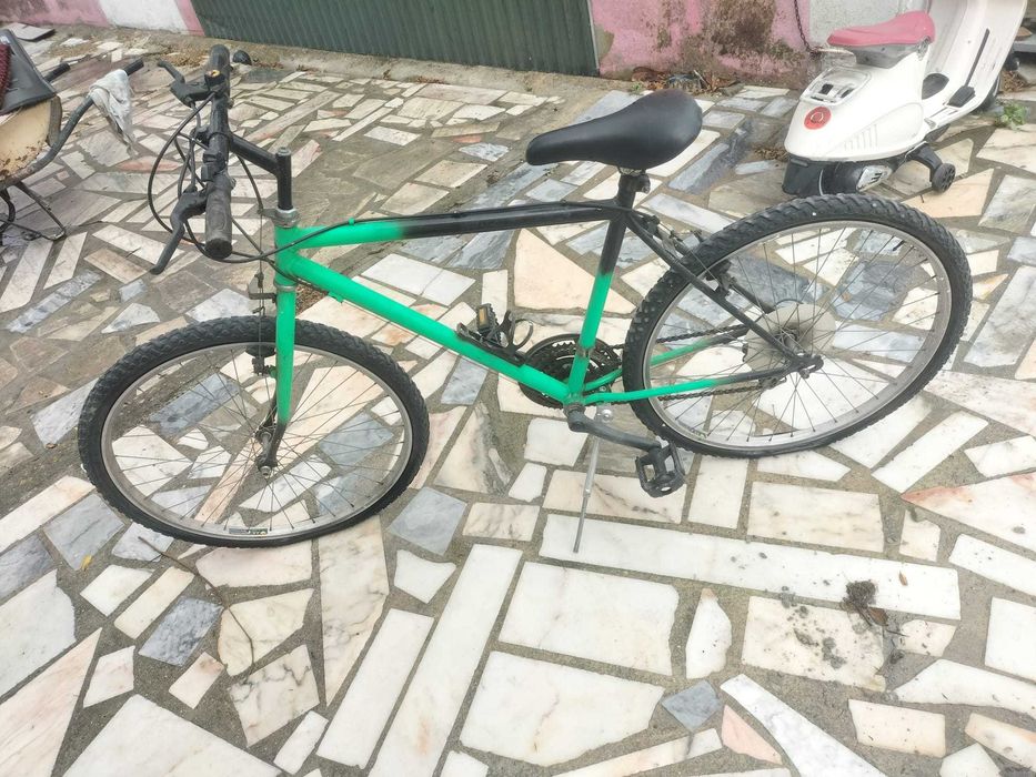 Bicicleta de Montanha – Shimano 18V, boa condição geral