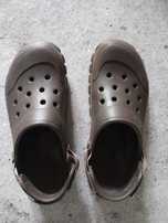 Crocsy męskie brązowe 48 (13M)