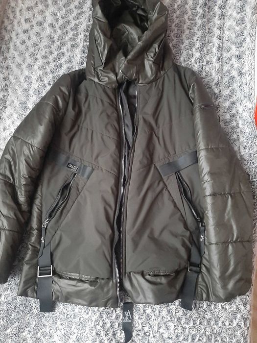 Жіноча куртка Весна