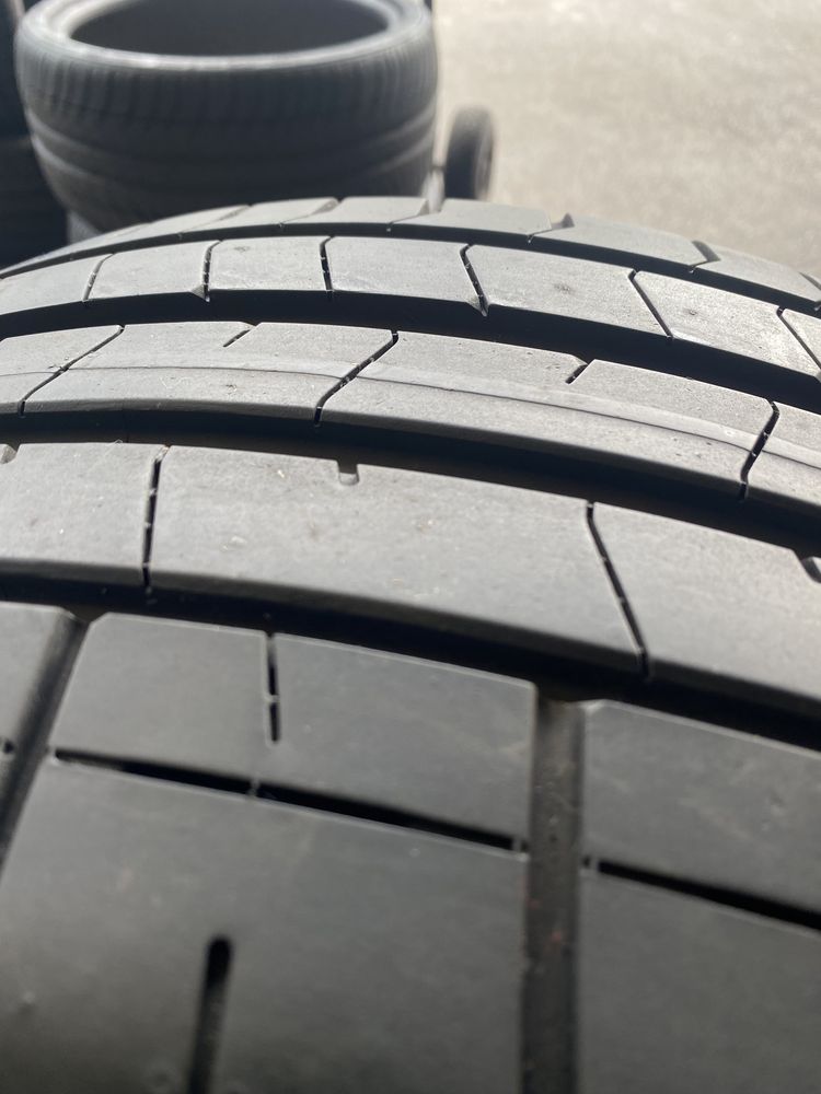 Pneus 235/35/19 Pirelli PZero