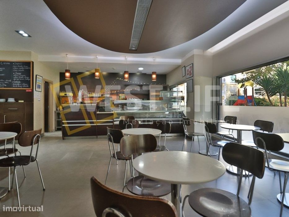 Espaço Comercial- EXCELENTE OPORTUNIDADE DE NEGÓCIO - A cerca de 4 ...