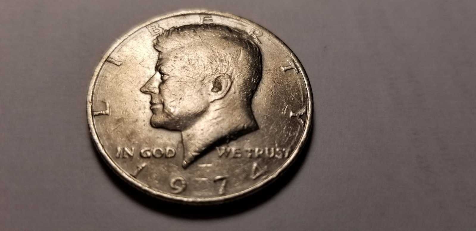 Монета 1974 Kennedy Half Dollar у ідеальному стані.