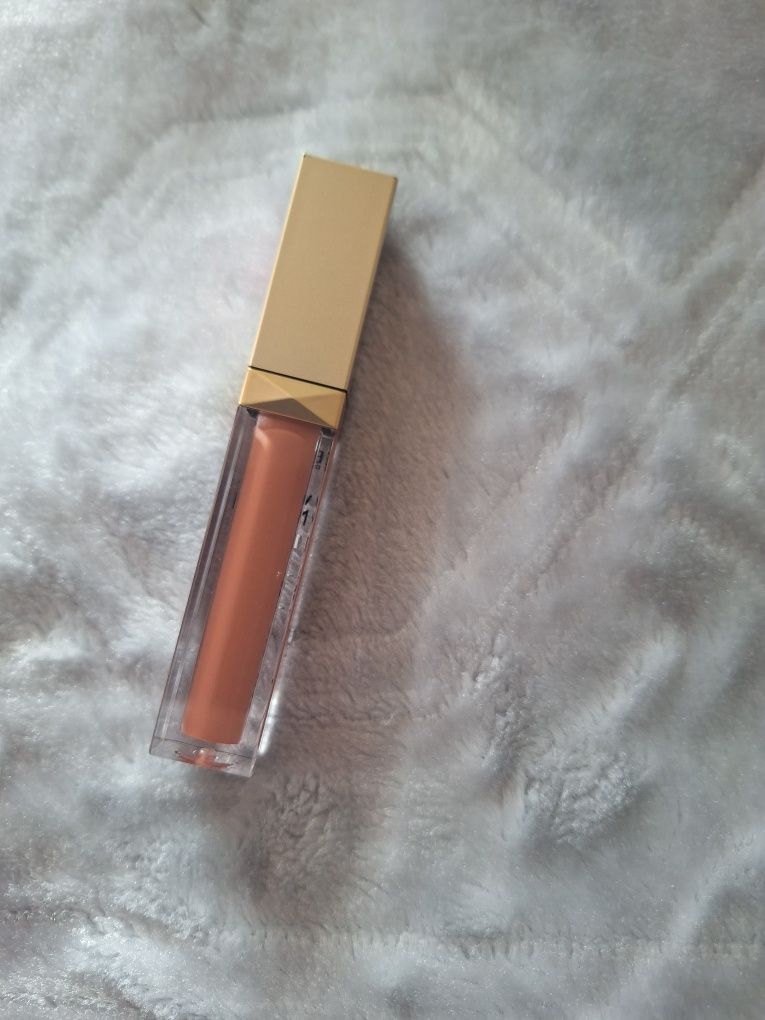 Matowa pomadka w płynie eveline cosmetics wonder match 04 caramel