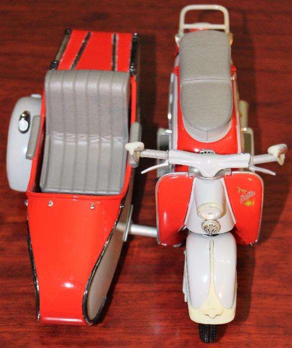 SCHUCO Scale 1/10 - Zundapp - Bella R204 Scooter c/ side-car (1958)