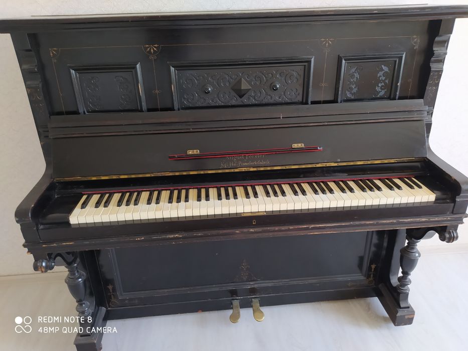 Пианино August Forster