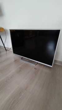 Panasonic 32" LED Smart TV