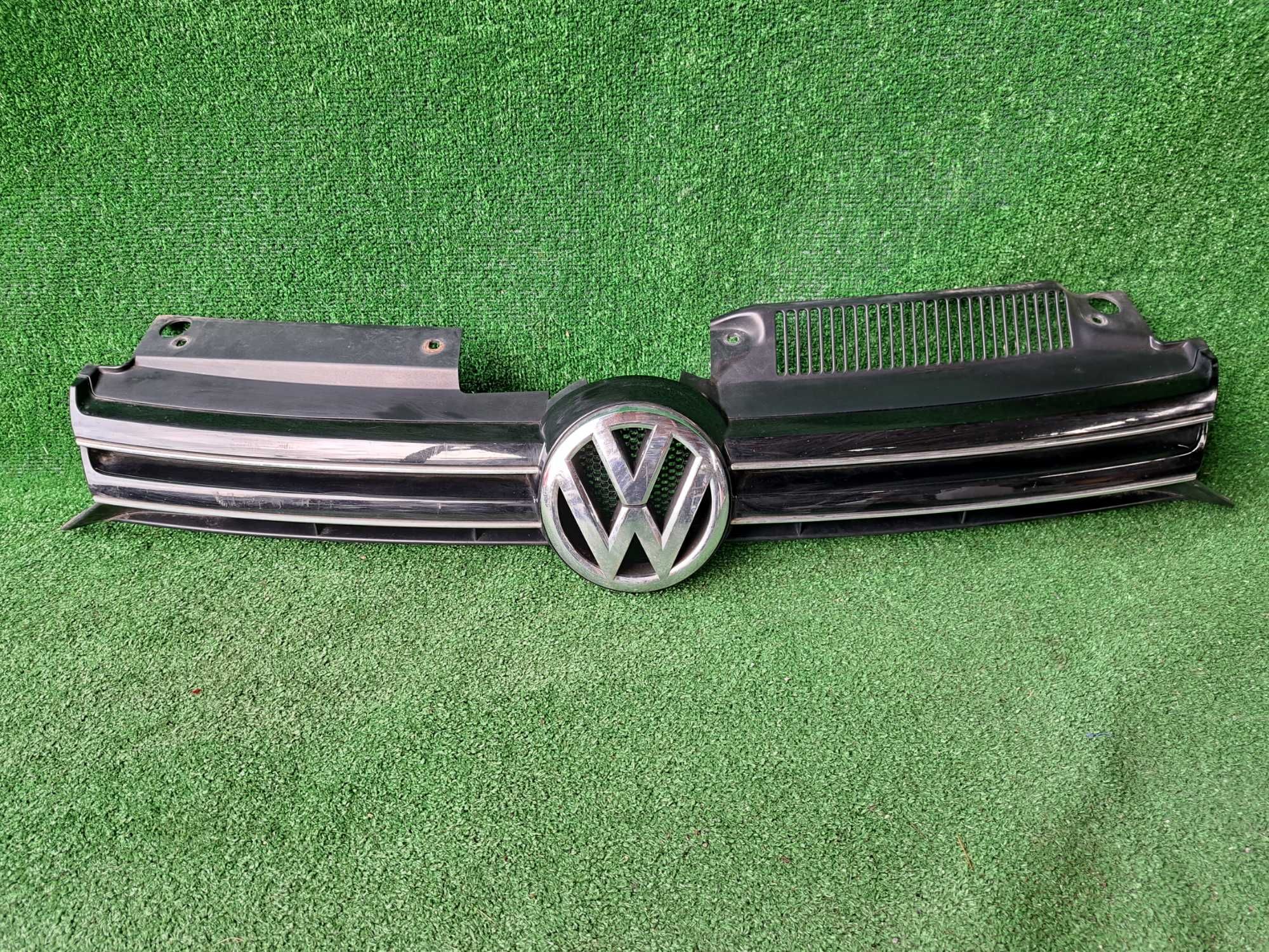 Grill atrapa VW Golf VI bardzo ładny oryginał