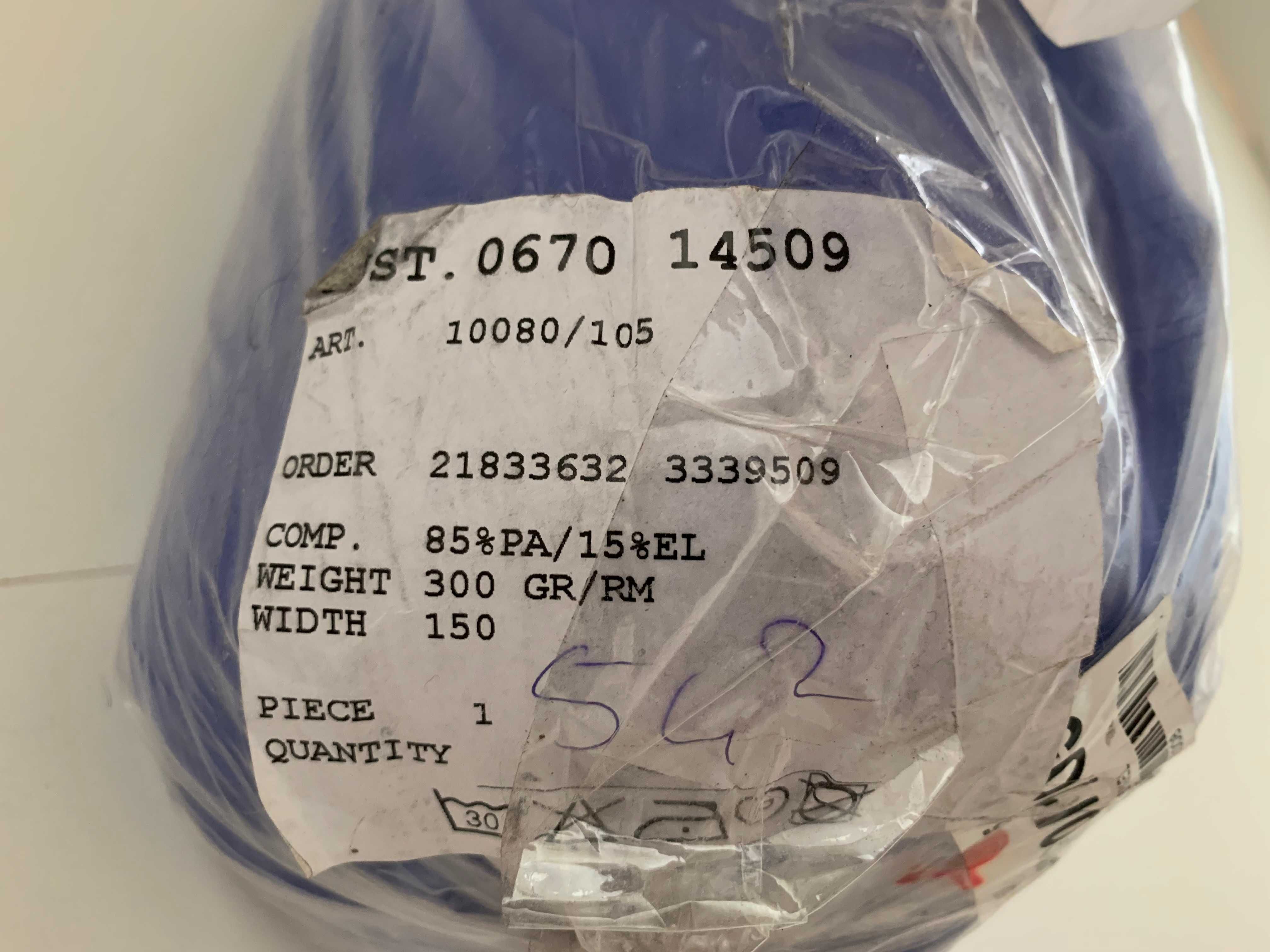 Tkanina typu jersey (poliester+elastan), belka materiału niebieskiego