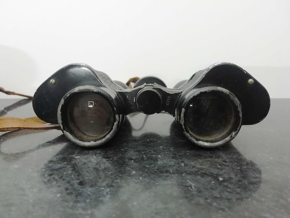 Binóculos antigos com estojo em pele