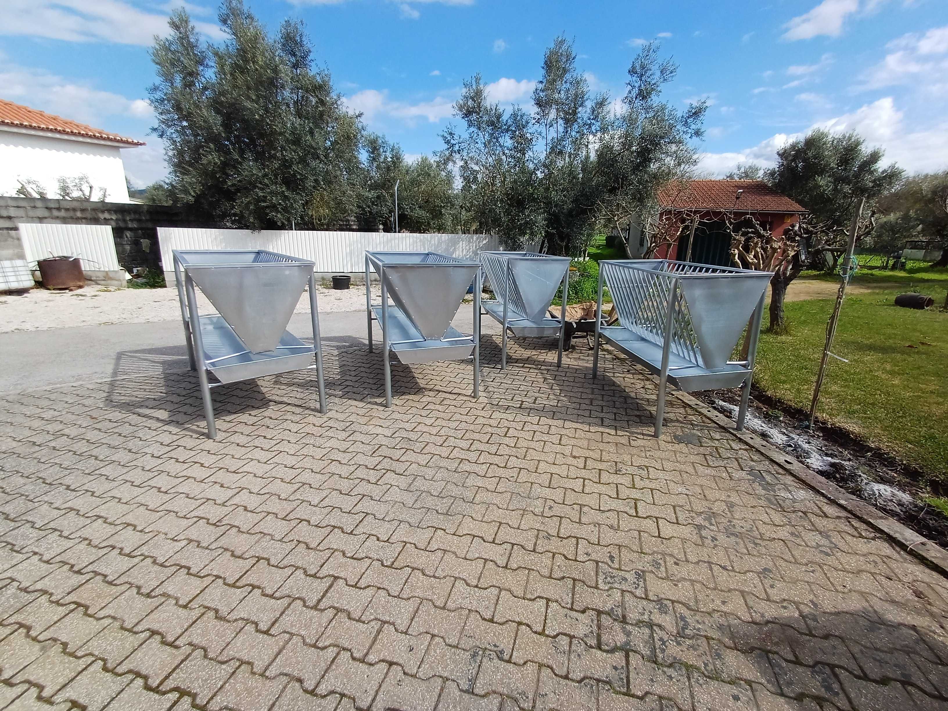 Manjedouras de 2m e 1.5m