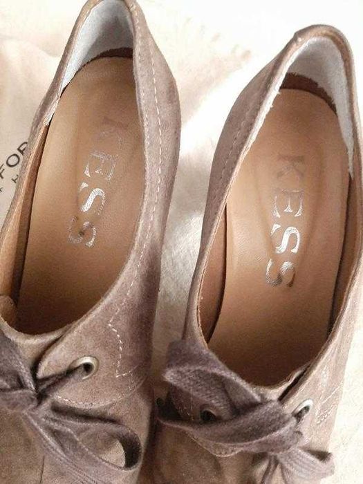 Kess іспанський бренд замшеві ботильйони размер  39-40