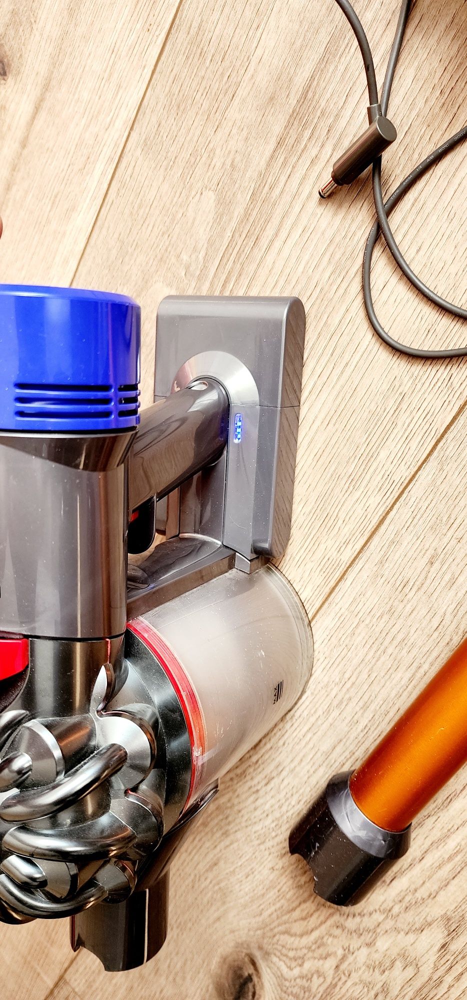 Dyson V8 Absolute komplet