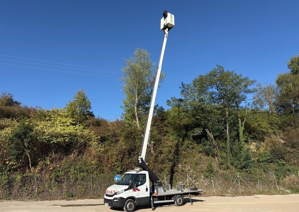IVECO 35s16 GRUA CESTO 18 METROS APENAS 29.000km ###OPORTUNIDADE###