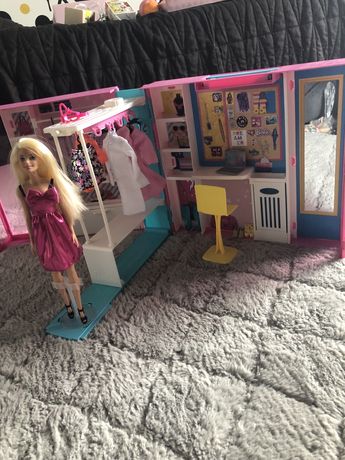 Szafa garderoba dla Barbie