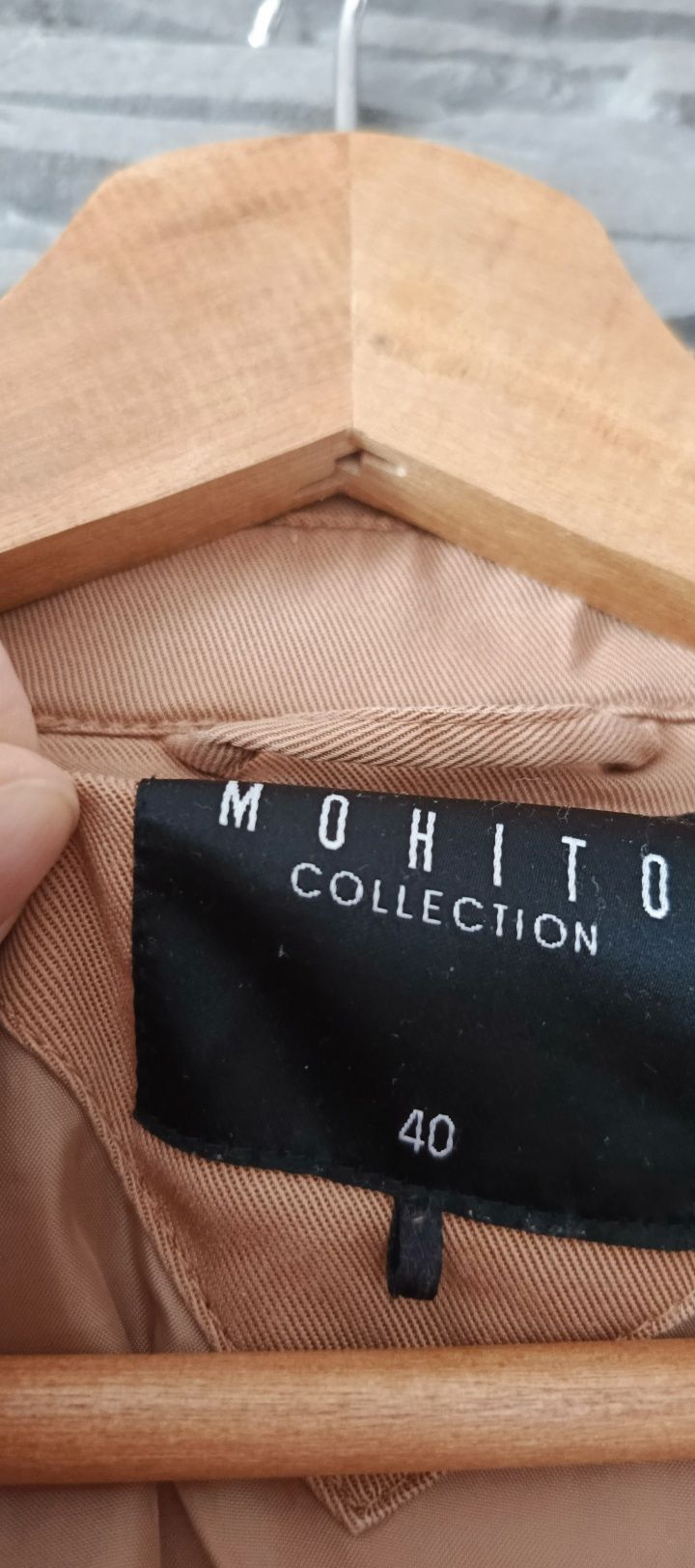 Trencz przejsciowy Mohito, ramoneska Pull&Near, kożuszek camel